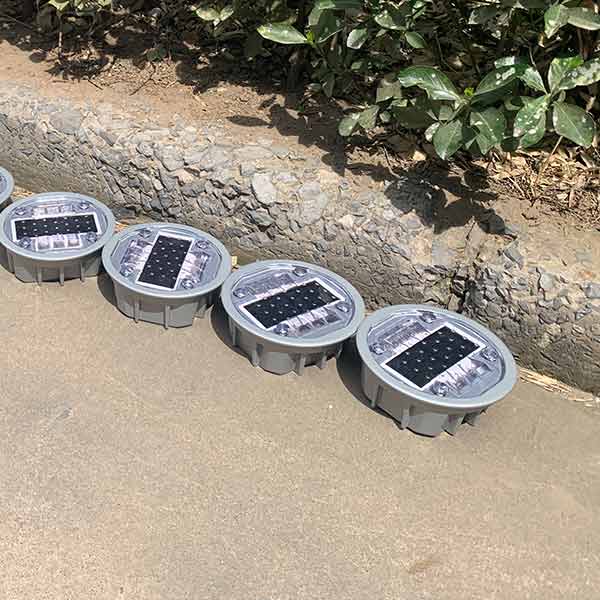 <h3>Customized Square useful solar road stud reflector For Car Park</h3>

